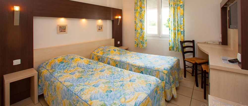 Logis Jum'Hotel Saints-Geosmes エクステリア 写真