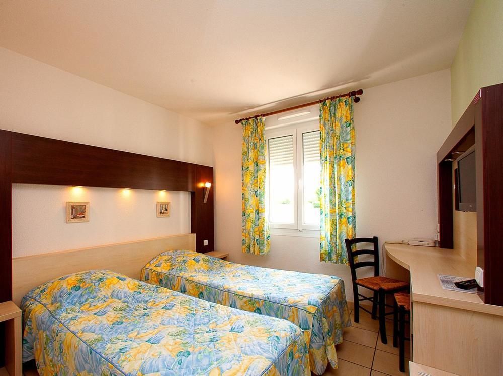 Logis Jum'Hotel Saints-Geosmes エクステリア 写真