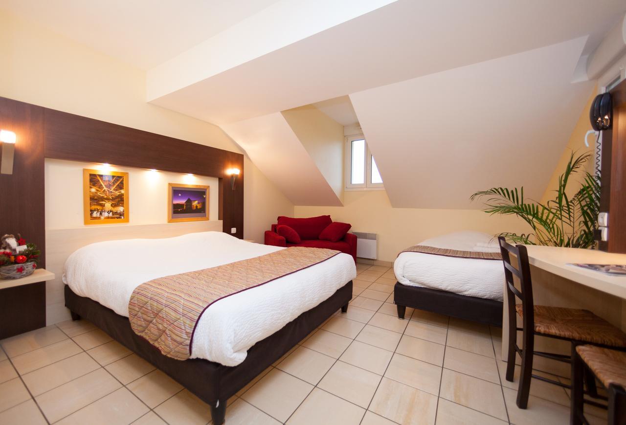 Logis Jum'Hotel Saints-Geosmes エクステリア 写真