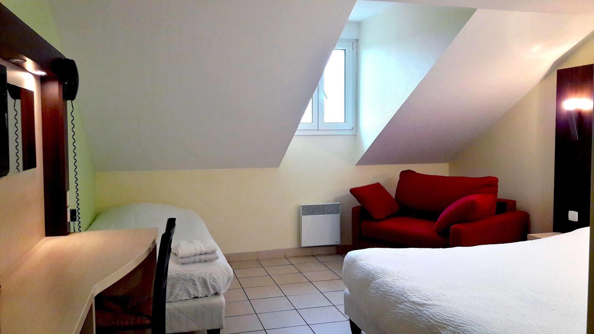 Logis Jum'Hotel Saints-Geosmes エクステリア 写真